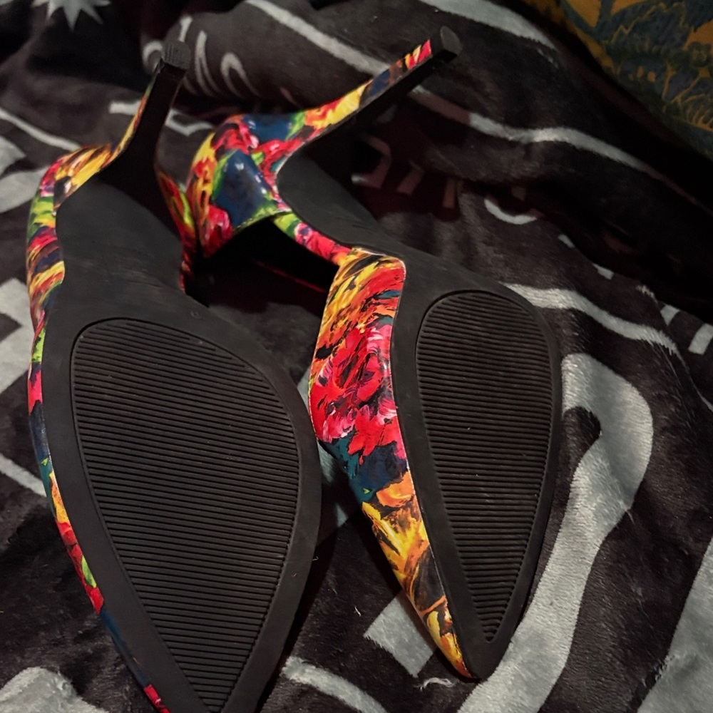 Brash Multicolor Floral Heels - Picture 3 of 4